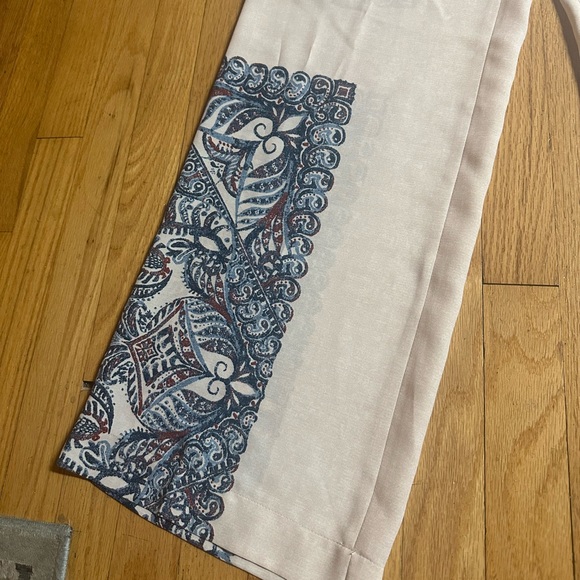 BCBGmaxazria Size XS Ivory Patterned Flowy Pants - Picture 4 of 4